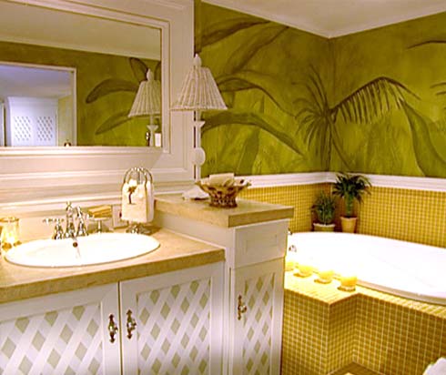 Рисувана баня и интересно боядисан шкаф.jpg