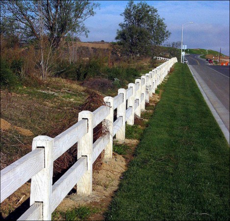 Vinyl%20fence%20alternative [1600x1200].jpg