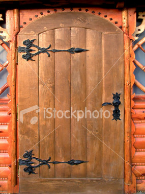 ist2_141580_wooden_door.jpg