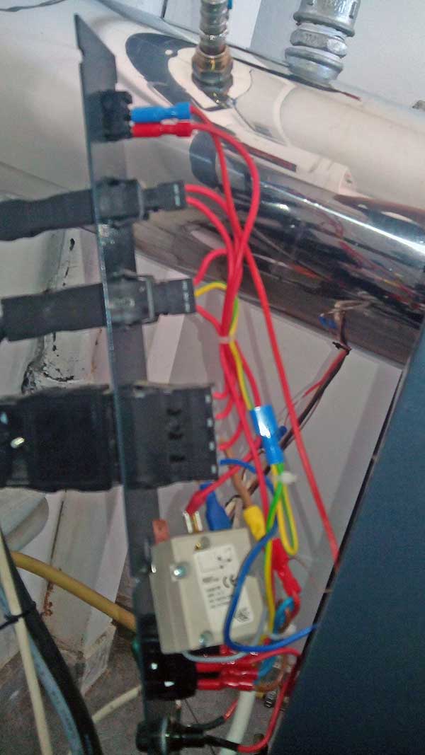 bisolid-panel-wires.jpg