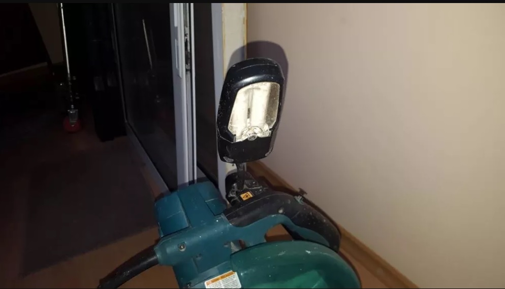 Makita_lampa.jpg