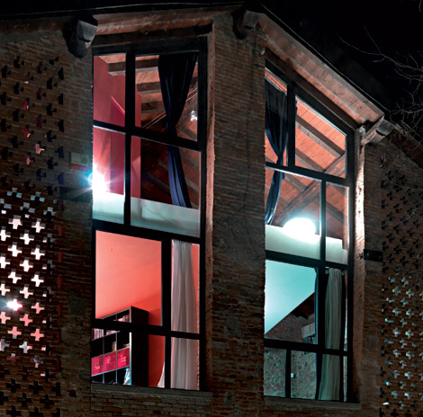 interior0438b.jpg