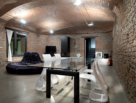 interior0438d.jpg