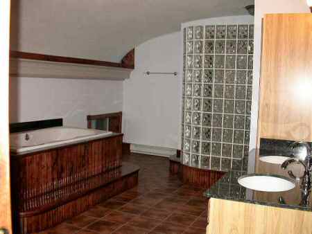 bathroom2.jpg