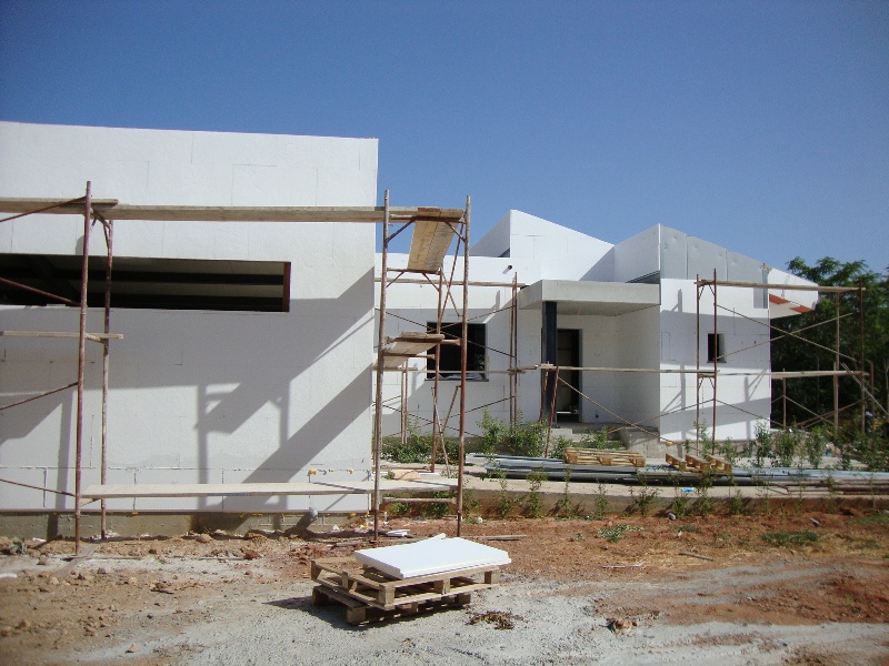 143.jpg