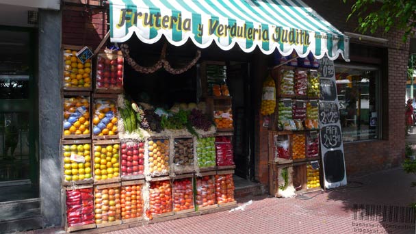 Fruit_and_vegetable_store_in_San_Telmo_Buenos_Aires_Argentina.jpg