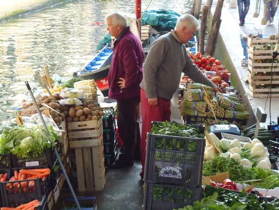 3.1271124165.the-boat-of-the-fruit-and-vegetable-vendor.jpg