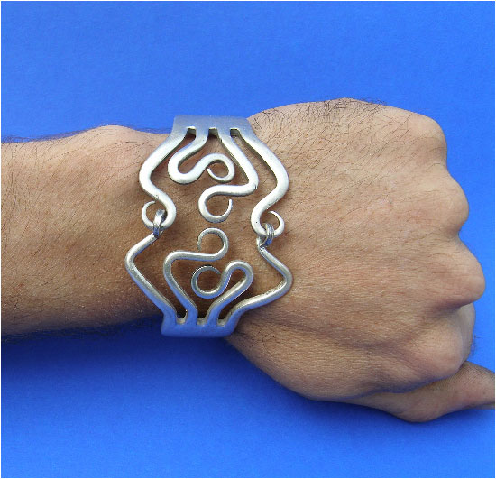 bracelets006_500a.jpg