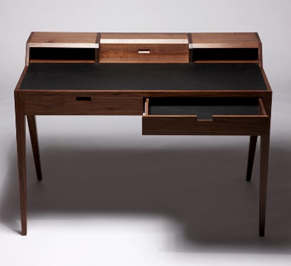 Contemporary-Writing-Desk-Furniture-Design-Katakana-Dare-Studio.jpg