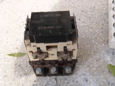 RT161769.JPG