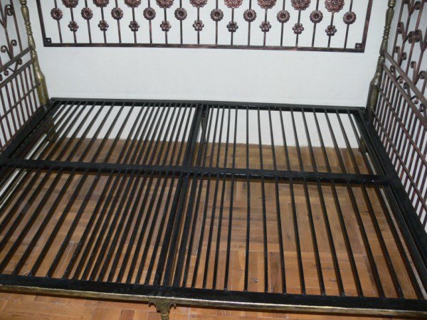 KingSizeBed-3.jpg