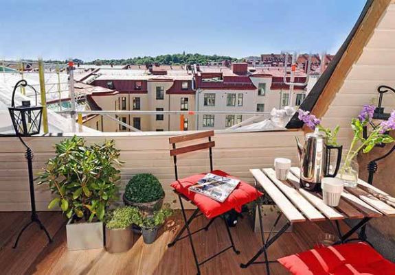 balkon-s-masa-1.jpg