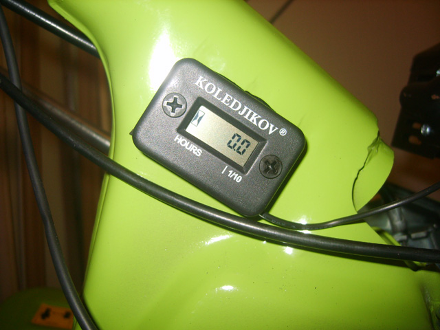 S8305902.JPG